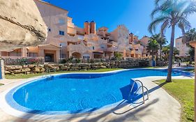 Surf Apartment - Wifi - Parking - Swimming Pool - Patio - Garden